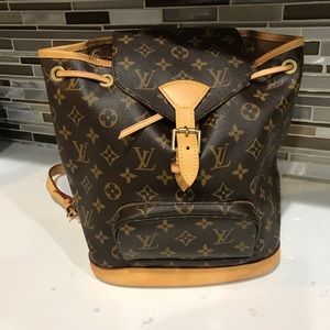 Louis Vuitton Montsouri MM BACKPACK
